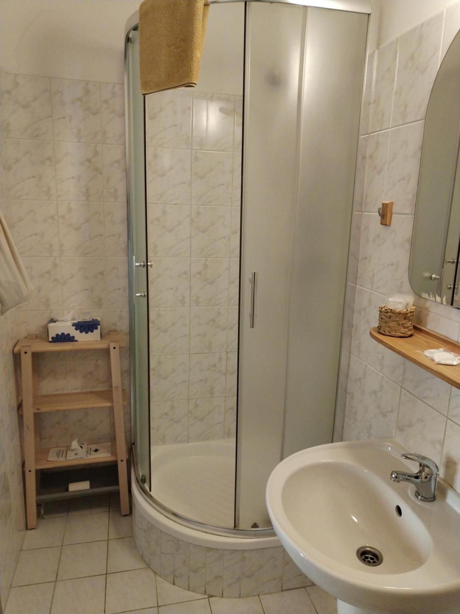 Hotel U Zvonu Кутна-Гора Экстерьер фото