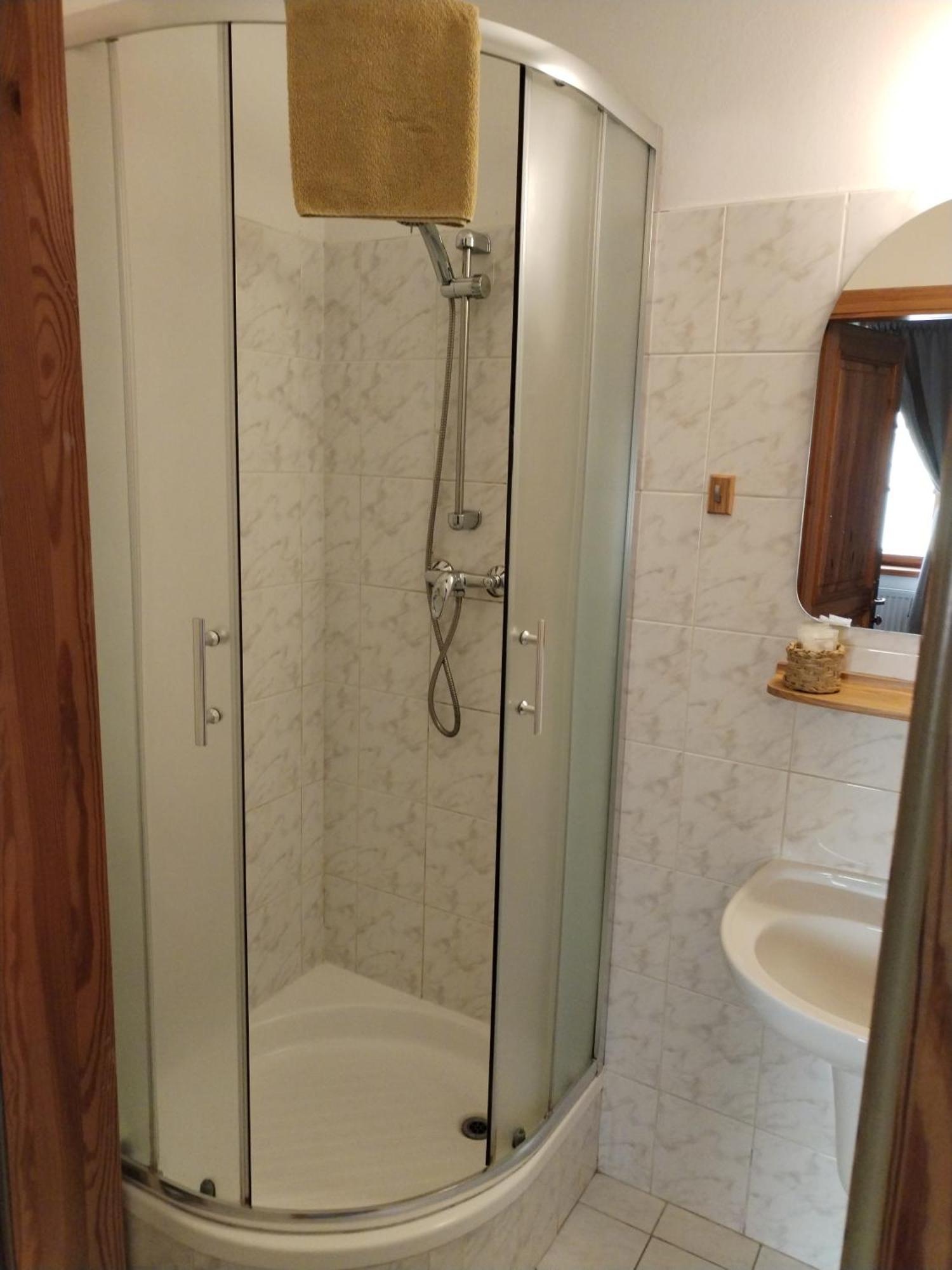 Hotel U Zvonu Кутна-Гора Экстерьер фото